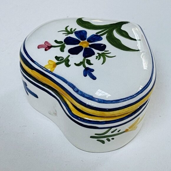Porcelain Handpainted Heart Shaped Trinket Box Flowers Portugal 204-E - Picture 5 of 8